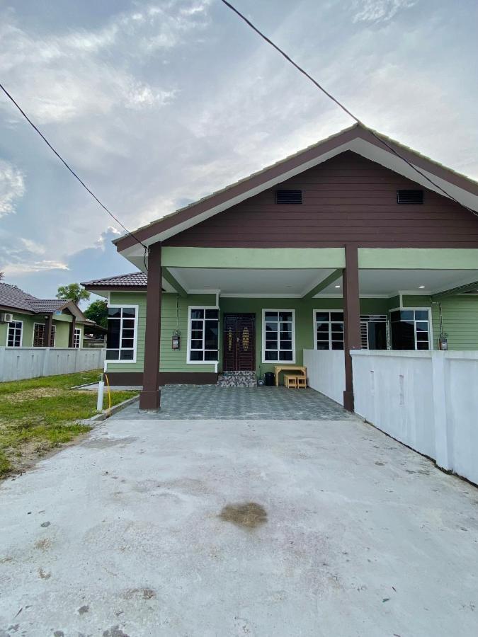 De Jara Guesthouse Dungun For Malay מראה חיצוני תמונה